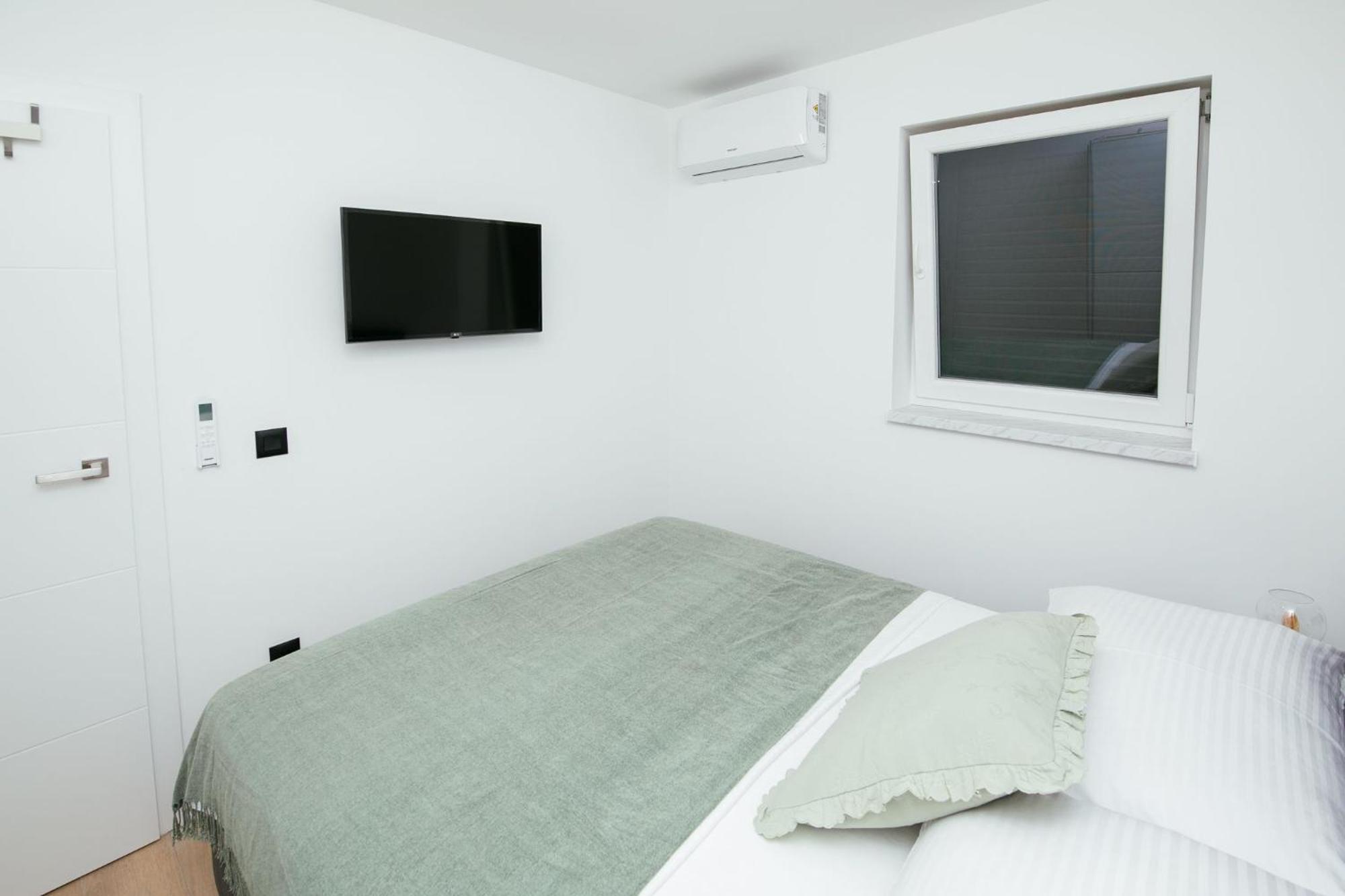 Didixi Apartments Pakoštane Esterno foto